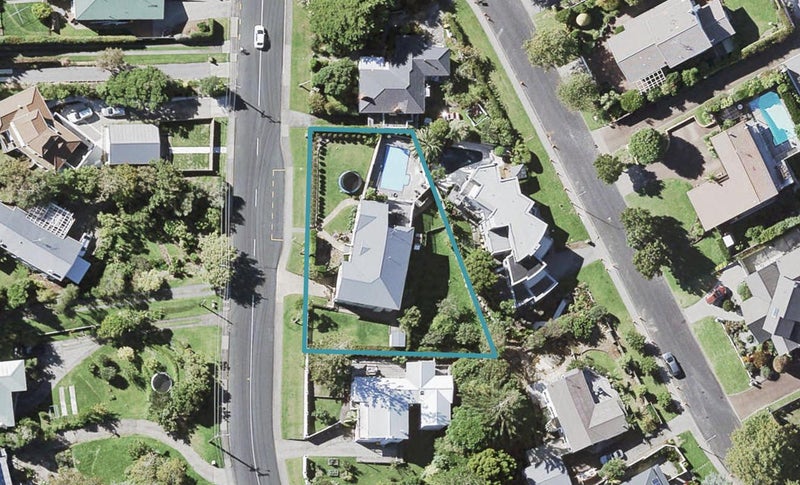 72 Cockle Bay Road, Cockle Bay, Auckland - Carousel 1