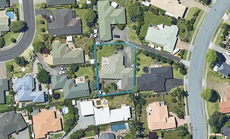 46 St Andrews Drive, Bethlehem, Tauranga - Carousel 1