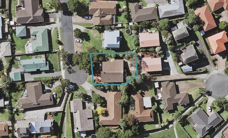 22 Parramatta Place, Botany Downs, Auckland - Carousel 1