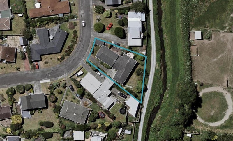 10 Pohutukawa Crescent, Raumati Beach, Paraparaumu - Carousel 1