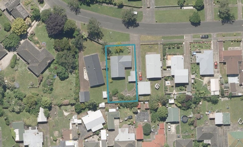 8 Hackett Street, Whanganui East, Whanganui - Carousel 1