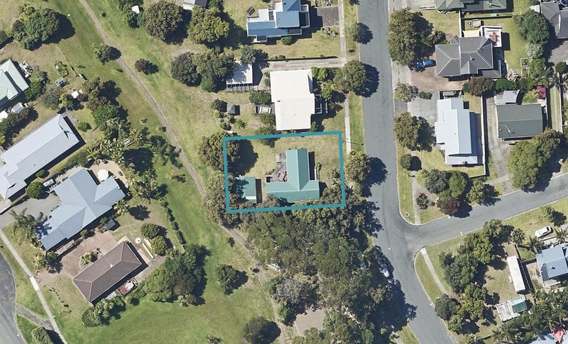42 Papaunahi Road, Bowentown, Waihi Beach - Carousel 1