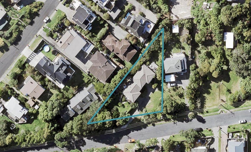 2/27 Sandown Road, Rothesay Bay, Auckland - Carousel 1