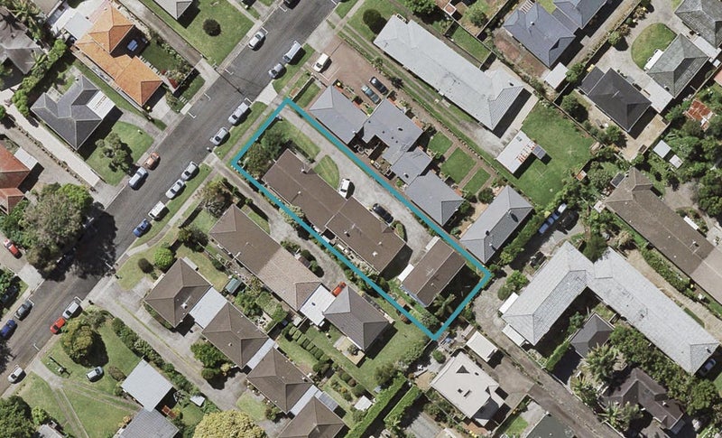 2/5 Napoleon Avenue, Milford, Auckland - Carousel 1
