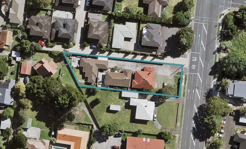 3/8 Lincoln Road, Henderson, Auckland - Carousel 1