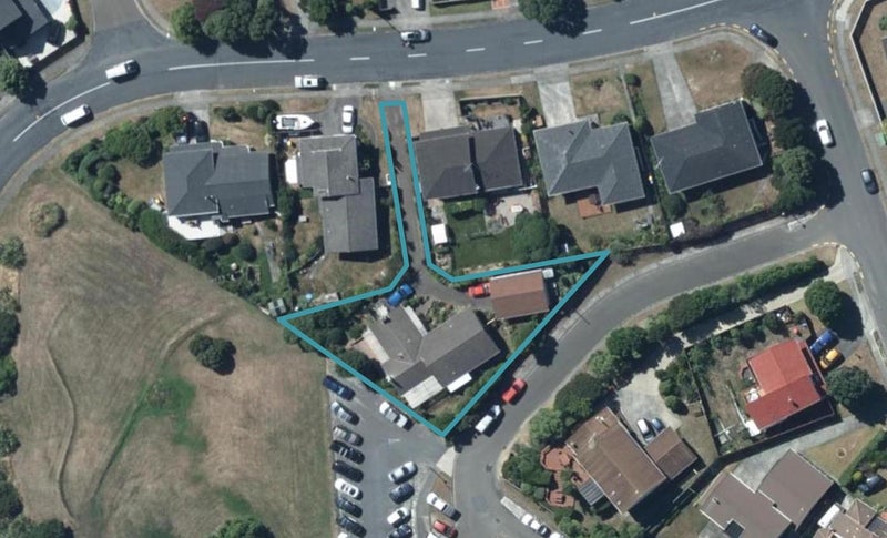 83 Tweed Road, Papakowhai, Porirua - Carousel 1