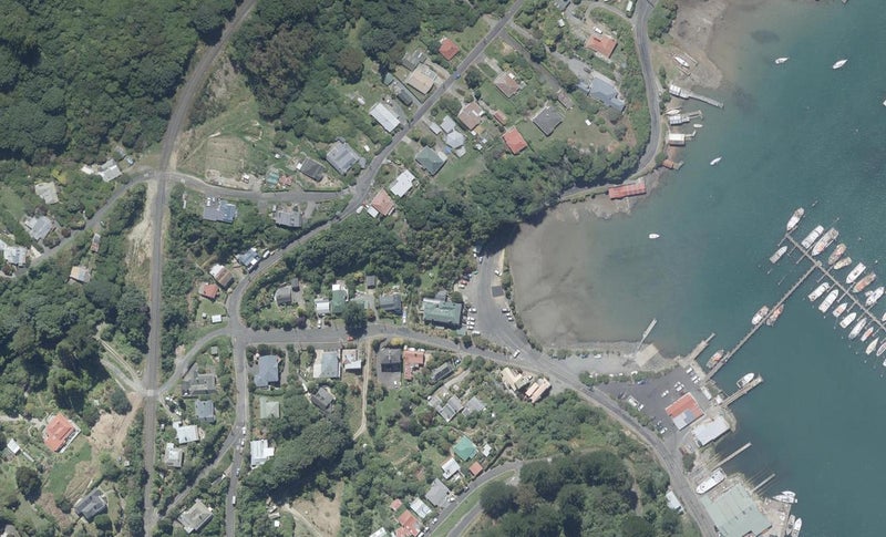 10 Slant Street, CAREYS BAY, PORT CHALMERS - Carousel 1