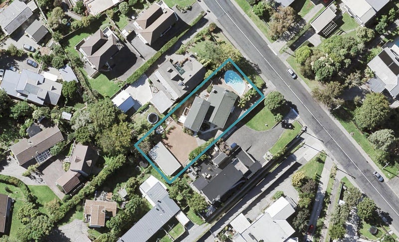 55 Pah Road, Cockle Bay, Auckland - Carousel 1