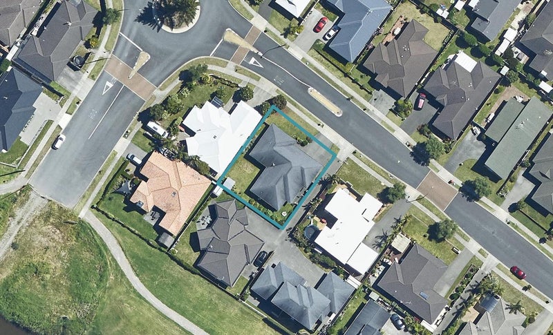 4 Gibson Place, Papamoa Beach, Papamoa - Carousel 1