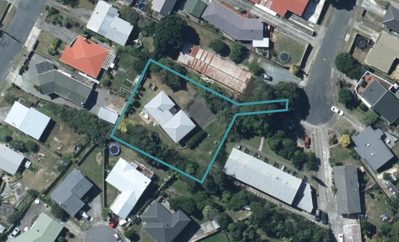 16 Quinn Grove, Ranui, Porirua - Carousel 1
