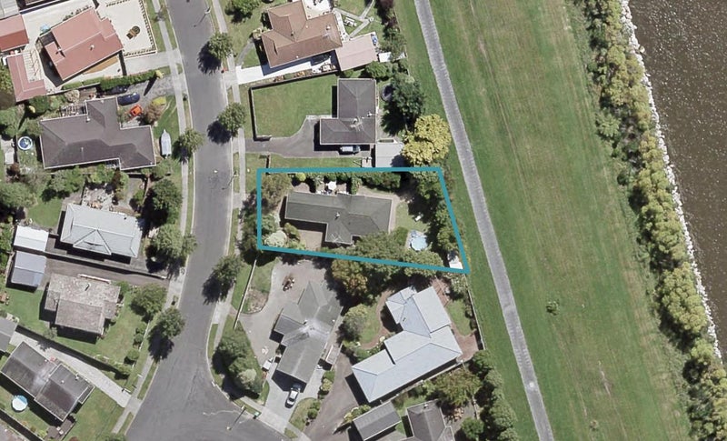 10 Delaware Grove, Totara Park, Upper Hutt - Carousel 1