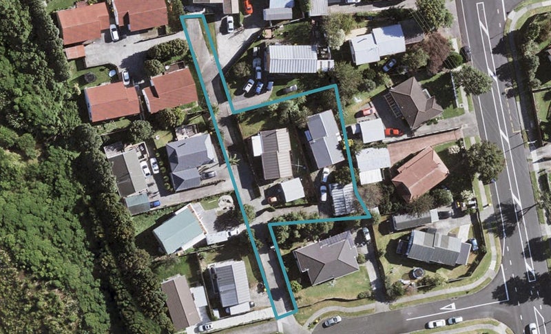 1/5 Kirklow Place, Goodwood Heights, Auckland - Carousel 1