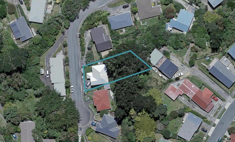 9 Lomond Street, Newlands, Wellington - Carousel 1