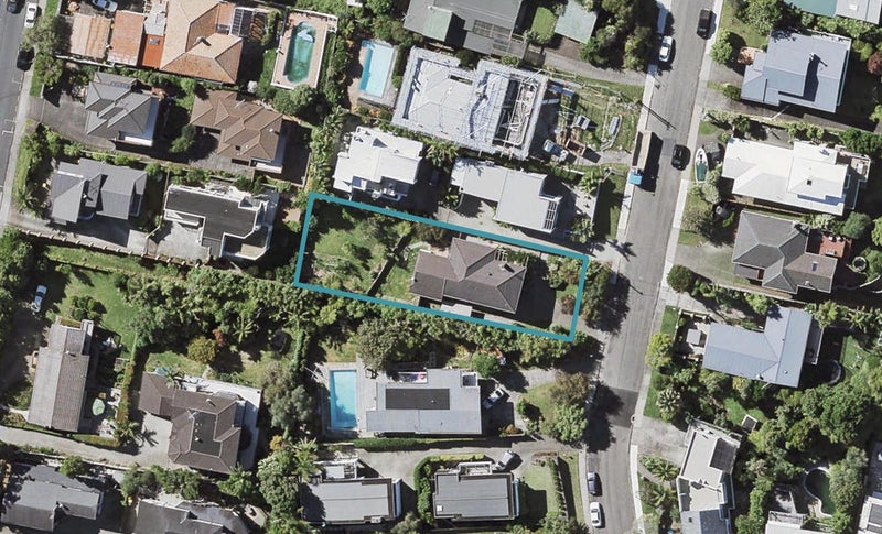 51 Parr Terrace, Castor Bay, Auckland - Carousel 1