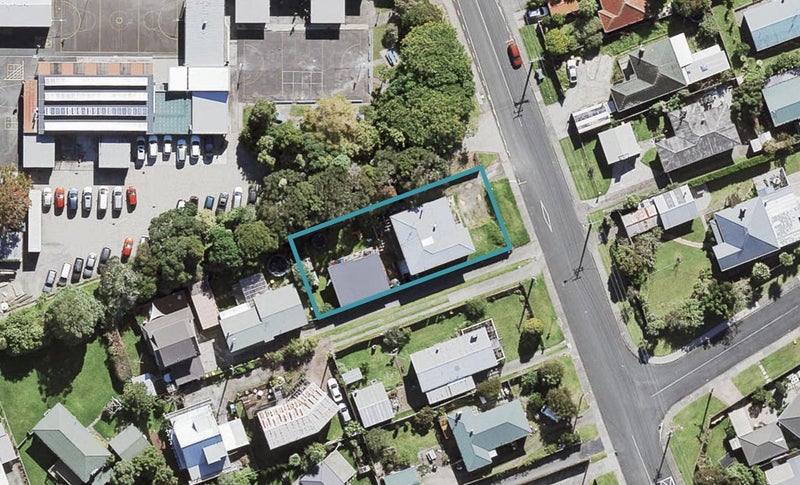 42 Tramway Road, Beach Haven, Auckland - Carousel 1