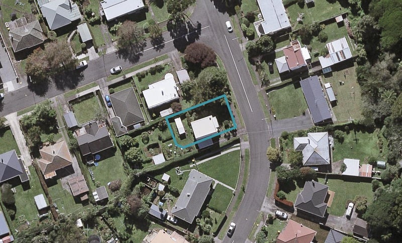 16A Somerset Street, Brooklands, New Plymouth - Carousel 1