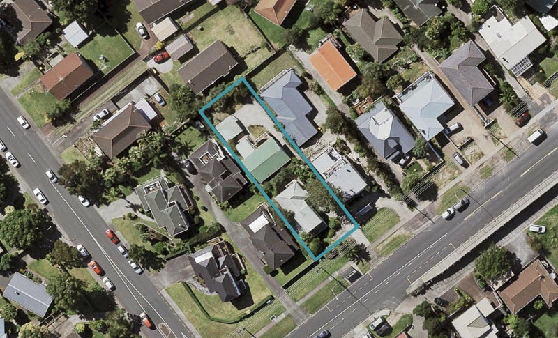 1/144 Sunset Road, Unsworth Heights, Auckland - Carousel 1