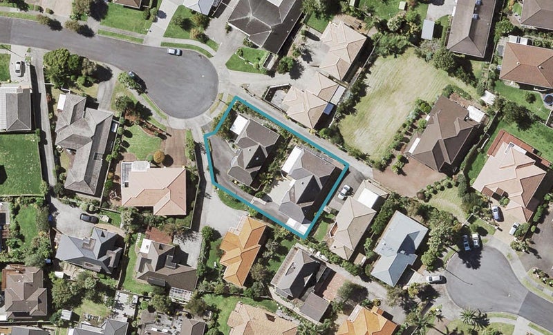 1/11 Veagh Place, Highland Park, Auckland - Carousel 1