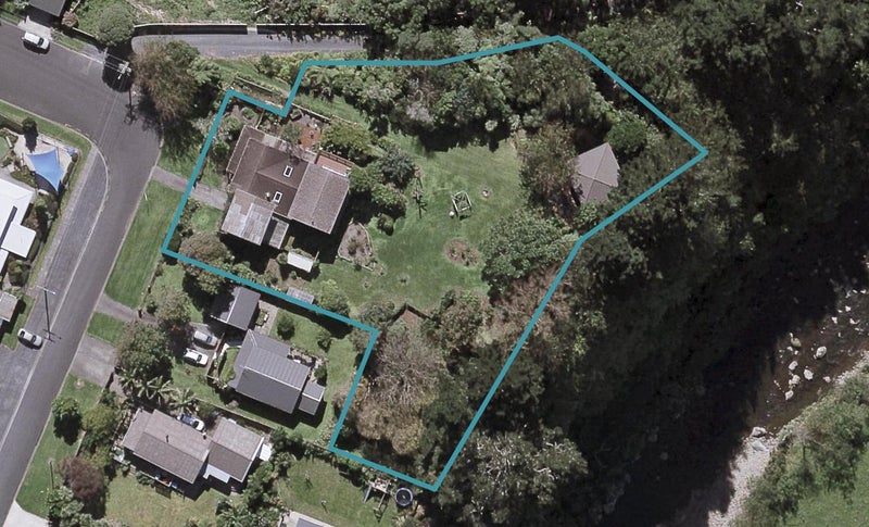 29 Donnelly Street, Oakura, Oakura - Carousel 1