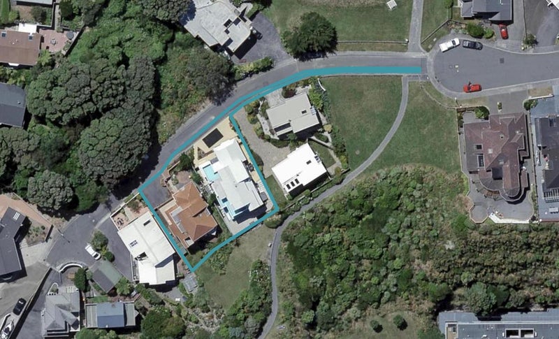 35A Treasure Grove, Hataitai, Wellington - Carousel 1