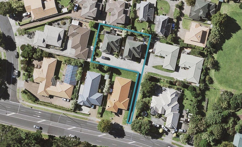 2/270 Cascades Road, Botany Downs, Auckland - Carousel 1