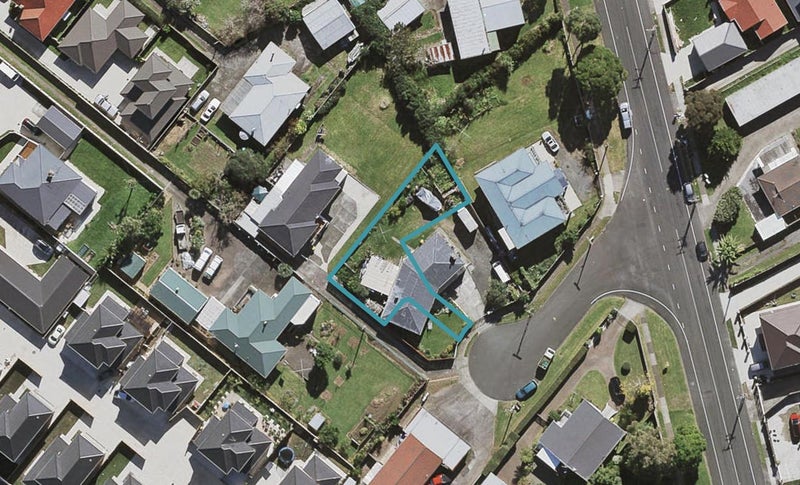 1E Deering Place, Papatoetoe, Auckland - Carousel 1