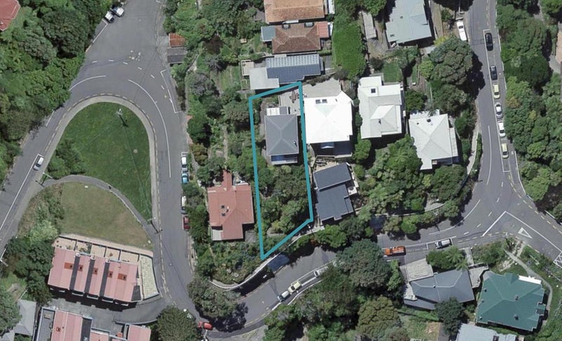 94 Kelburn Parade, Kelburn, Wellington - Carousel 1