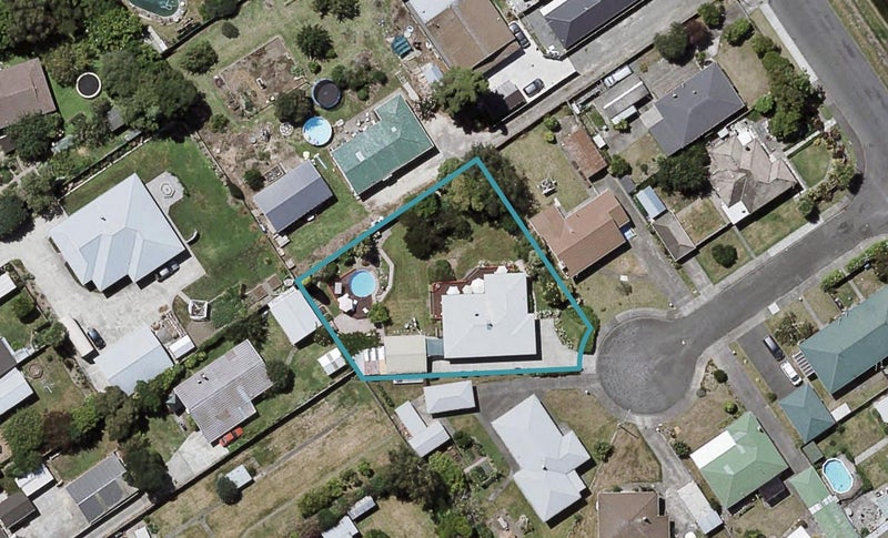 435 Dalcross Street, Mayfair, Hastings - Carousel 1