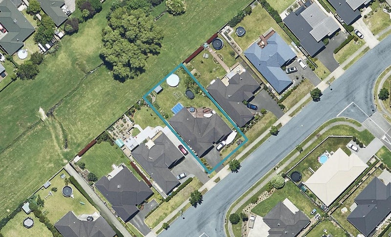 100 Waterside Drive, Pyes Pa, Tauranga - Carousel 1