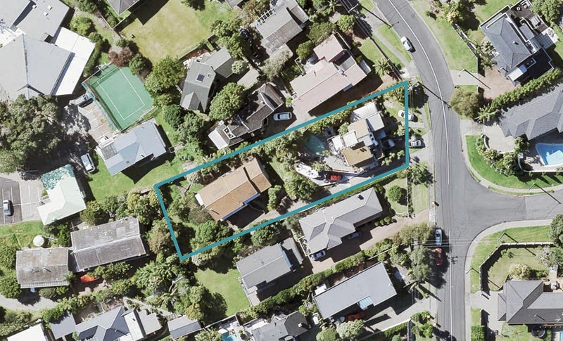 2/26 Gulf View Road, Murrays Bay, Auckland - Carousel 1