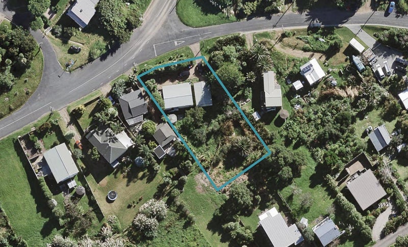 40 Hamilton Road, Surfdale, Waiheke Island - Carousel 1