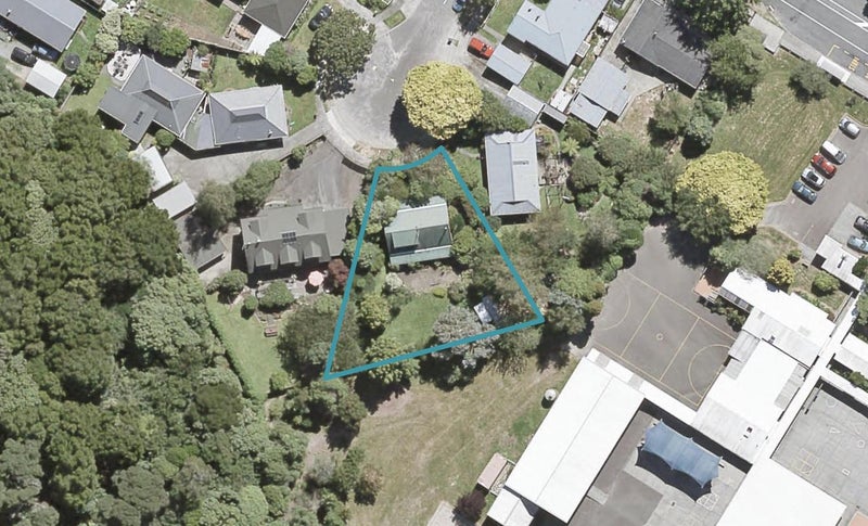 5 Agate Grove, Birchville, Upper Hutt - Carousel 1