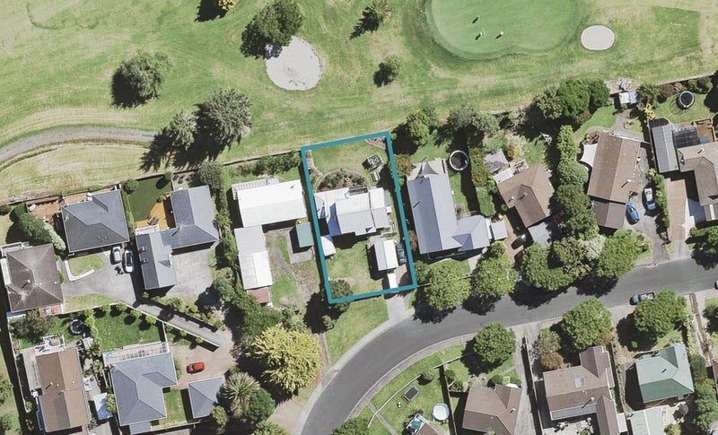 24 Redlands Grove, Swanson, Auckland - Carousel 1