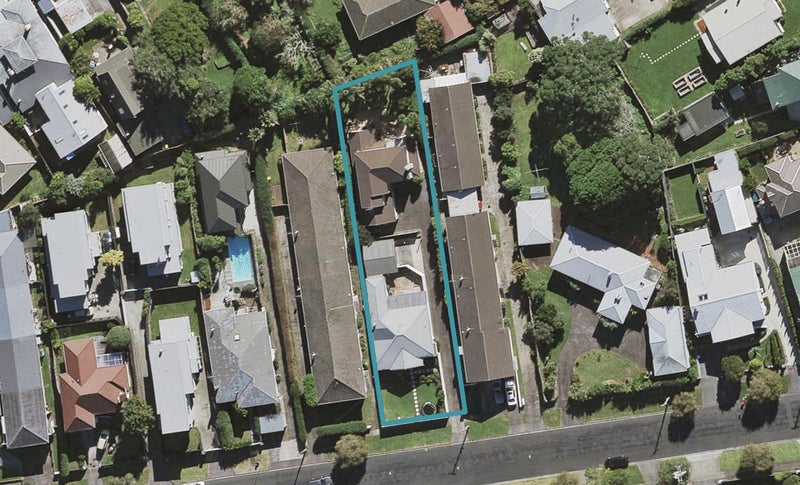 20A Tawa Road, Onehunga, Auckland - Carousel 1