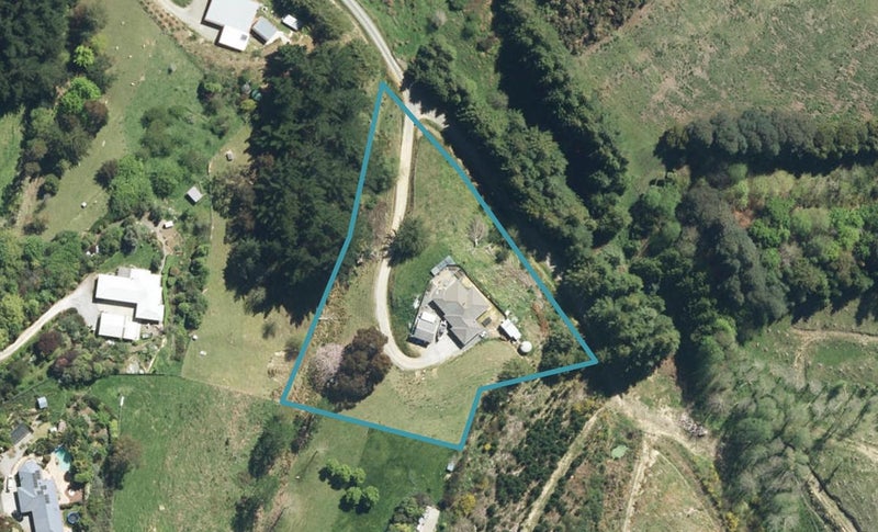 37 Totara View Road, Wakefield - Carousel 1