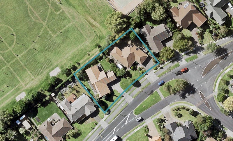 1/9 Meadowland Drive, Somerville, Auckland - Carousel 1