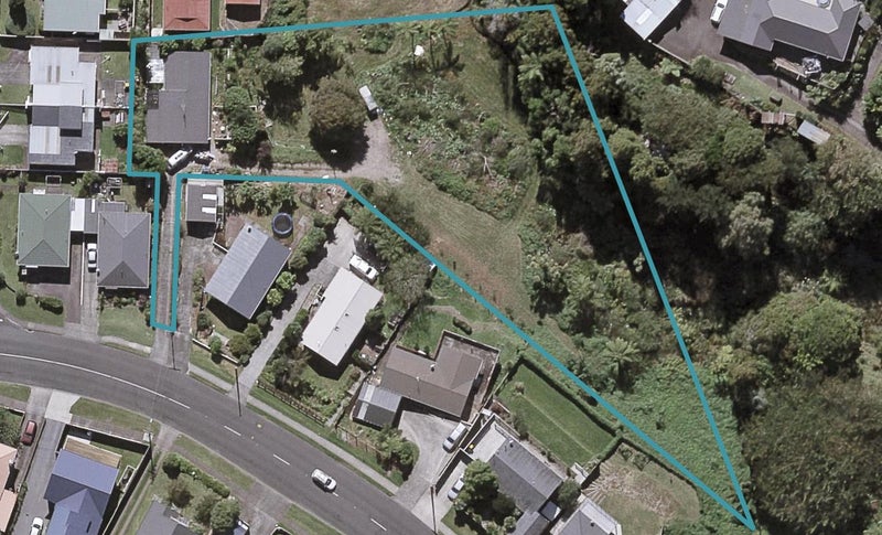 42A Omata Road, Marfell, New Plymouth - Carousel 1