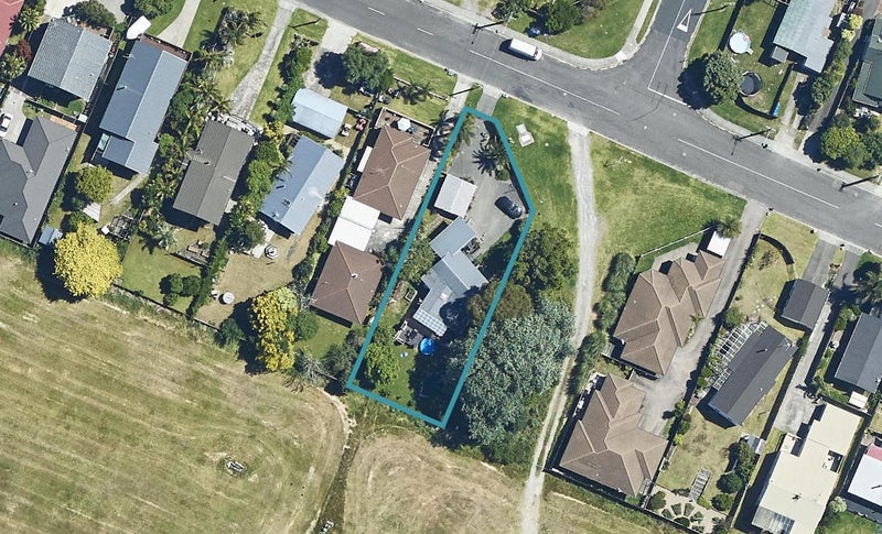 72 Simpson Road, Papamoa Beach, Papamoa - Carousel 1