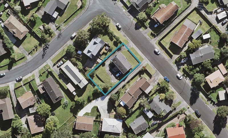 18 Hale Crescent, Bayview, Auckland - Carousel 1