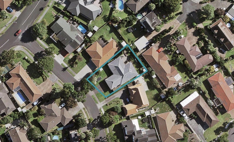 6 Reynard Terrace, Conifer Grove, Takanini - Carousel 1