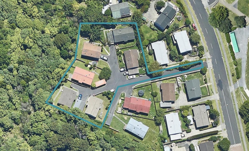 32C Langstone Street, Welcome Bay, Tauranga - Carousel 1