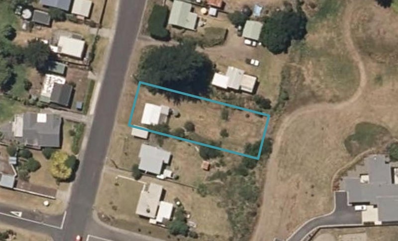 100 Kahukura Avenue, Waitārere Beach, Levin - Carousel 1