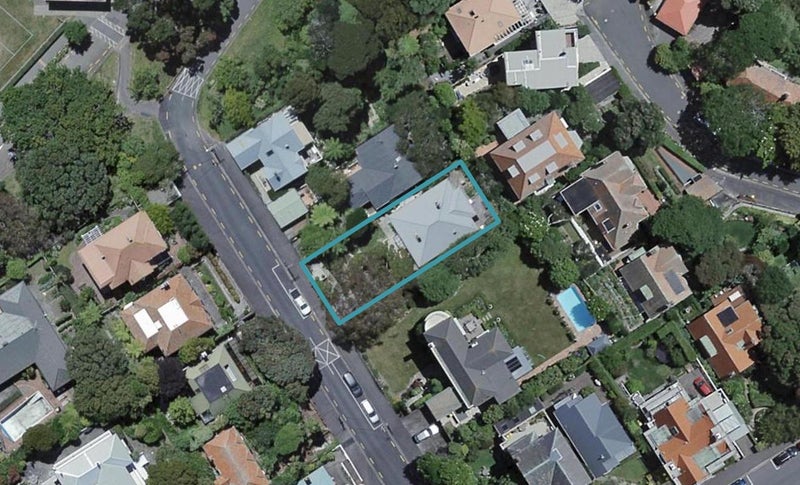 10 Kinross Street, Kelburn, Wellington - Carousel 1