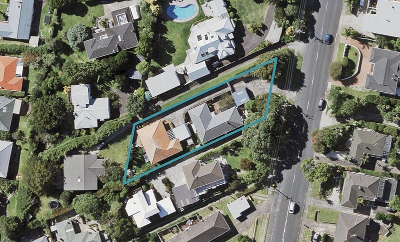 1/118 East Coast Road, Forrest Hill, Auckland - Carousel 1