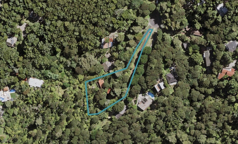7 Waerenga Place, Titirangi, Auckland - Carousel 1