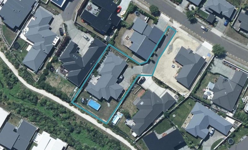 13 Flotilla Place, Whitby, Porirua - Carousel 1