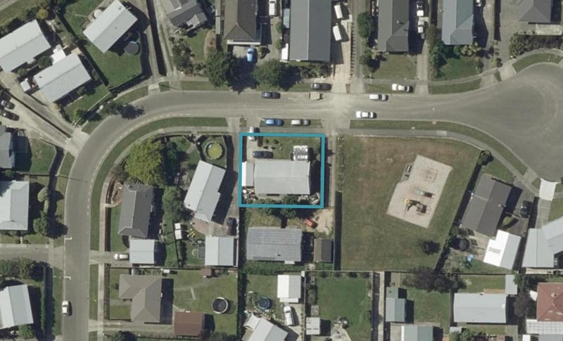 12 Dahlstrom Grove, Kelvin Grove, Palmerston North - Carousel 1