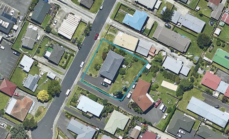 10 Lincoln Terrace, Gate Pa, Tauranga - Carousel 1