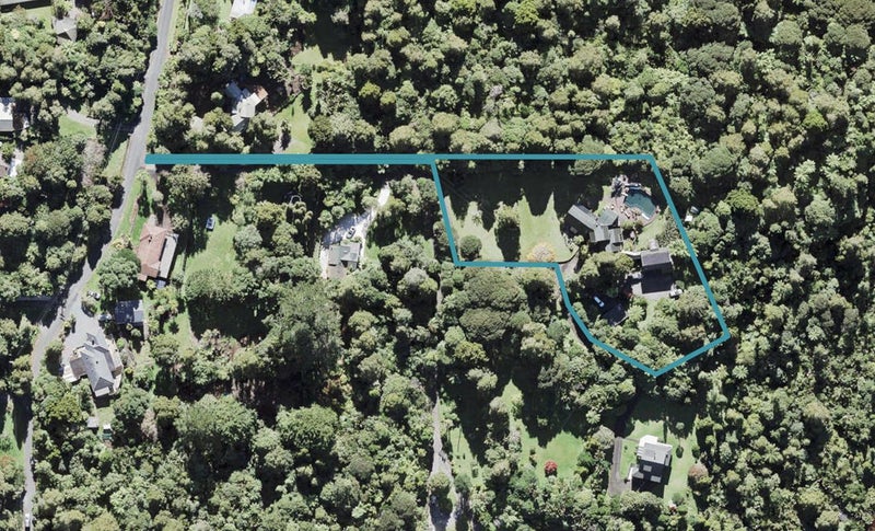 26 Bush Road, Waiatarua, Auckland - Carousel 1