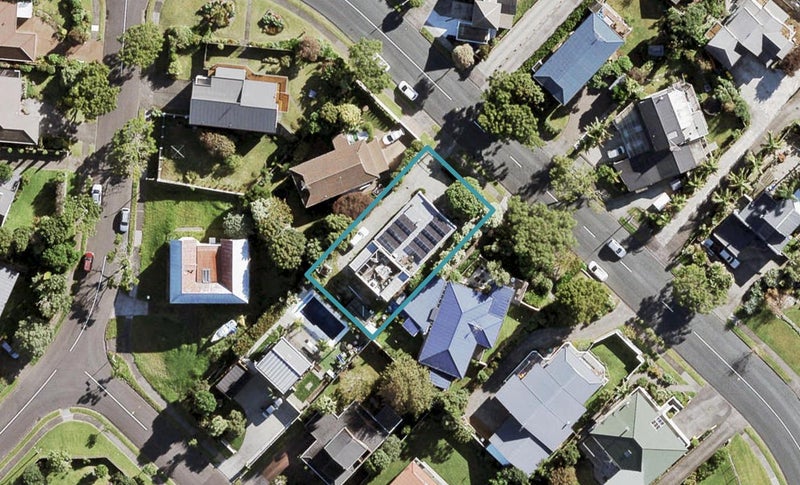 31 Spinnaker Drive, Te Atatu Peninsula, Auckland - Carousel 1